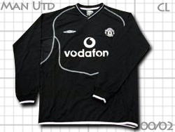マンチェスターUTD・GK ユニフォームショップ 2000-2001, 2001-2002 O.K.A.