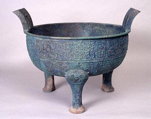 蟠螭文大鼎｜展示中の中国の金工｜コレクション｜岡田美術館