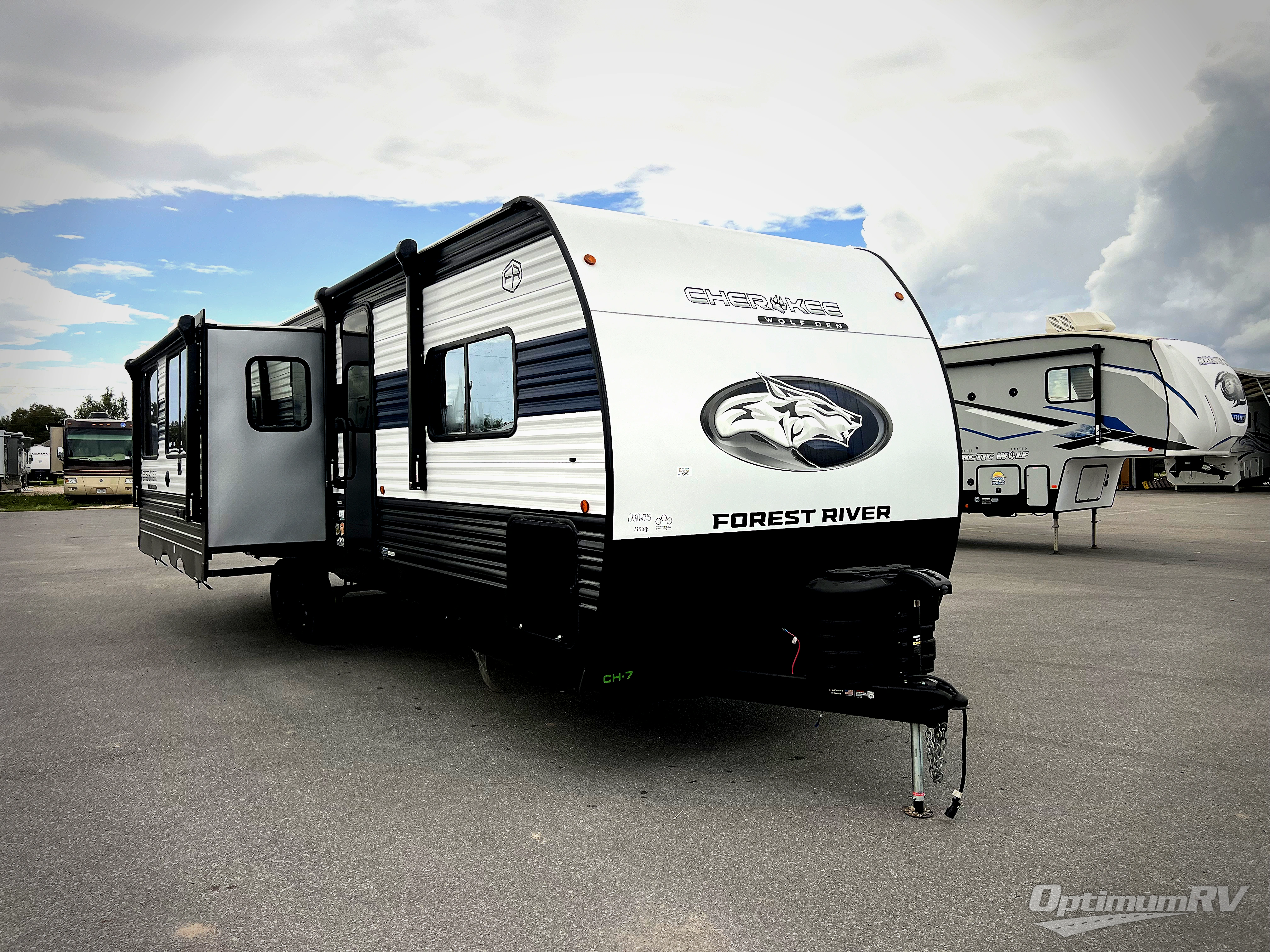 New 2026 Forest River Cherokee Wolf Den 273XLK Travel Trailer at