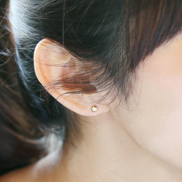 K18/Pt「ハニー」ピアス(片耳用)｜【オレフィーチェ】Orefice