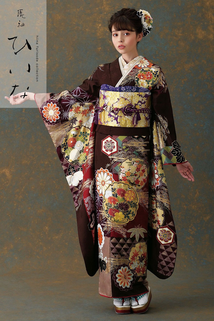 振袖ひいな｜こげ茶色×吉祥文様で魅せる豪華古典振袖を金帯コーデで