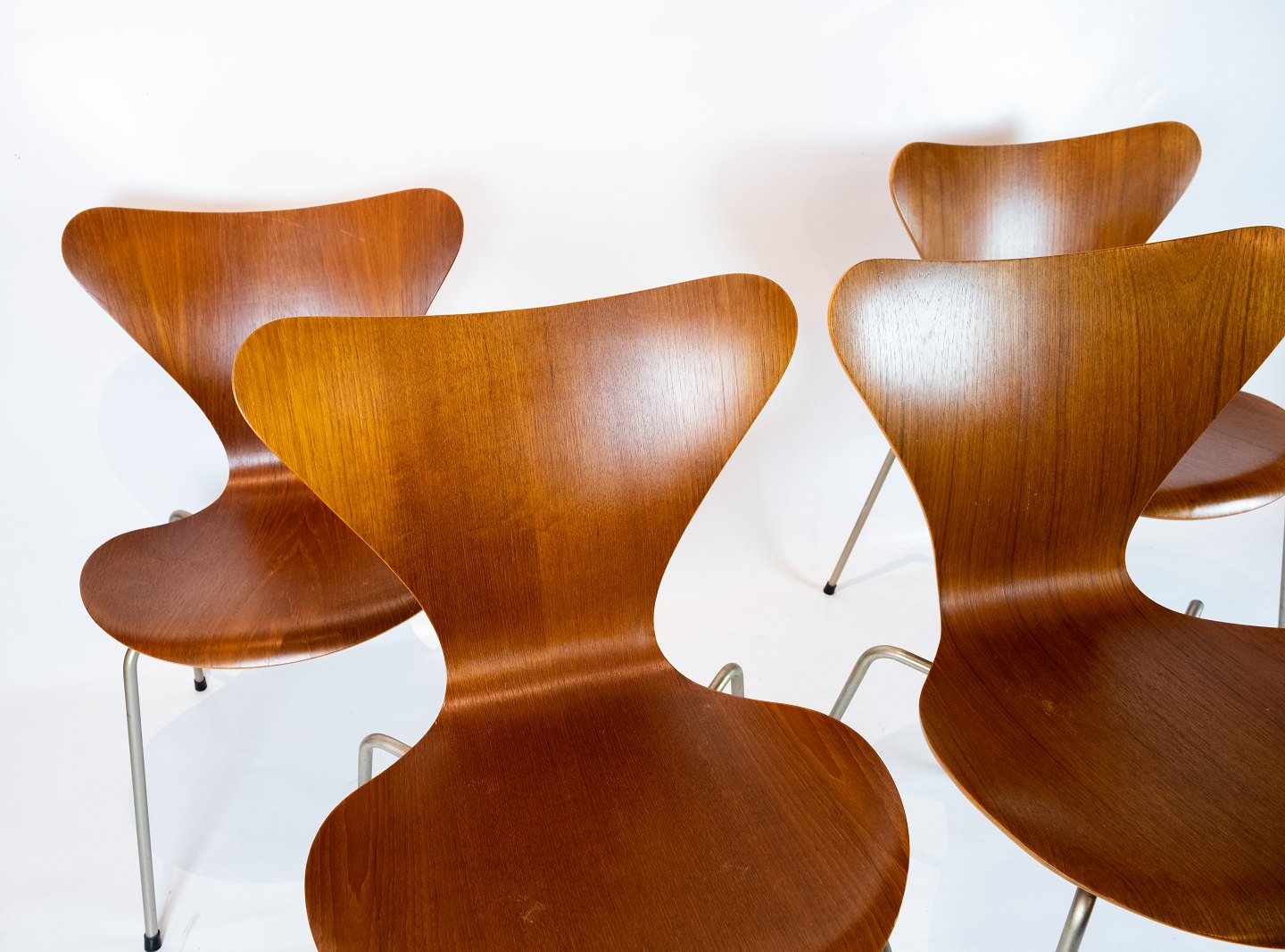 Set of Four Seven Chairs - Model 3107 - Teak - Arne Jacobsen