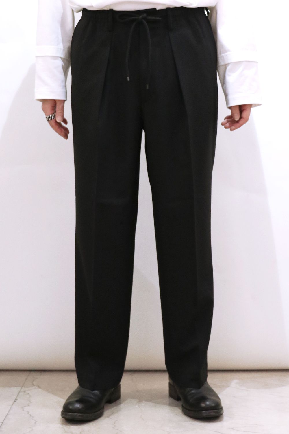 MARKAWARE - ORGANIC WOOL 2/80 TROPICAL CLASSIC FIT EASY PANTS