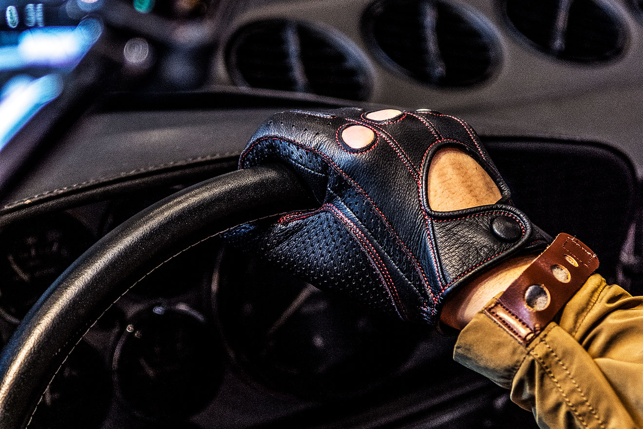 CACAZAN / カカザン こだわりを体感するドライビンググローブ ｜ LE GARAGE