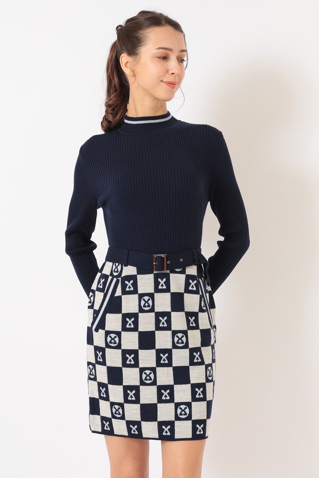 良品✨レオナールスポーツ ニットワンピース 42 ウール100 総柄 上品