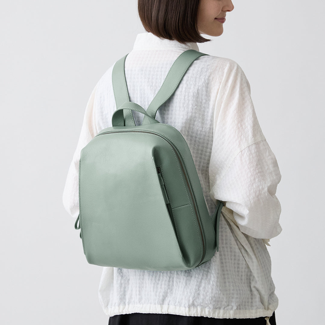 Kazematou Backpack M – マザーハウス 公式サイト