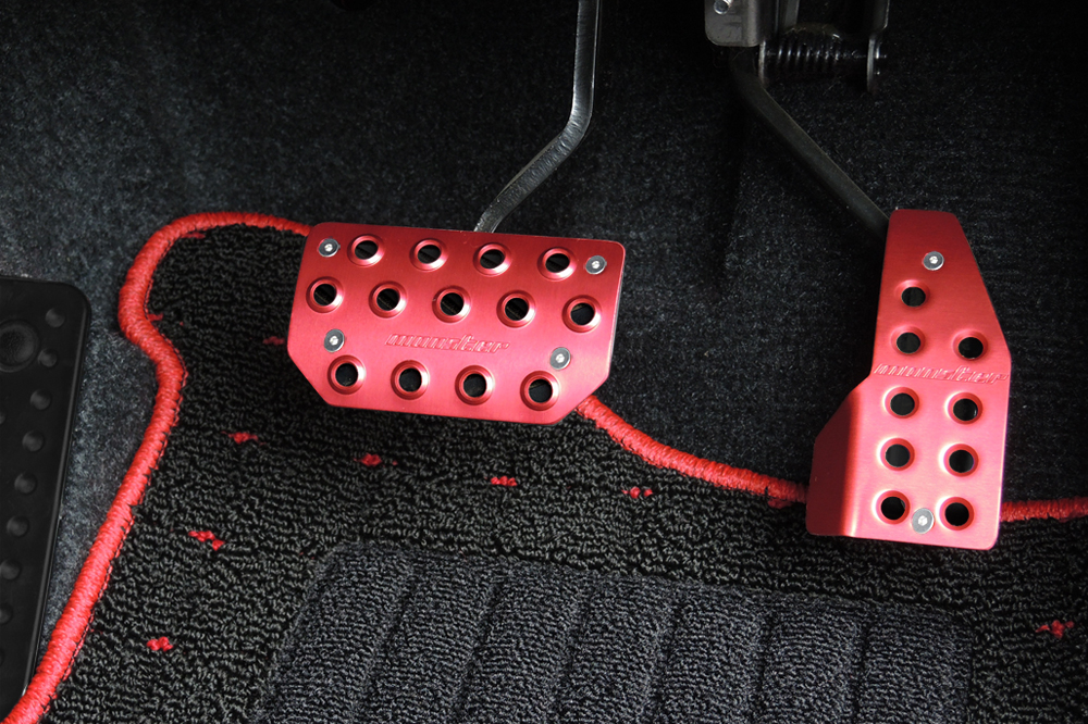 スポーツドライビングペダルカバー ジムニー[JB23W] / ジムニー