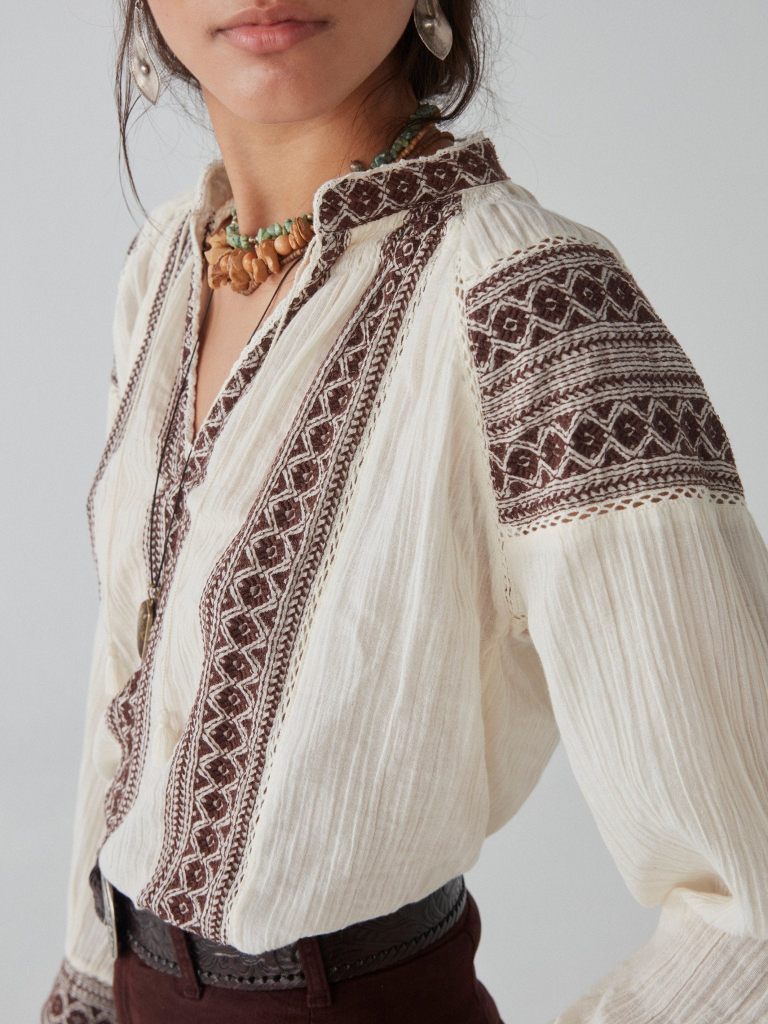 Audrey Blouse – Maison Hotel