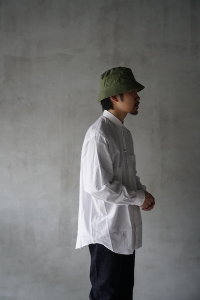 COMOLIの定番 「コモリシャツ」 – メイクス オンラインストア