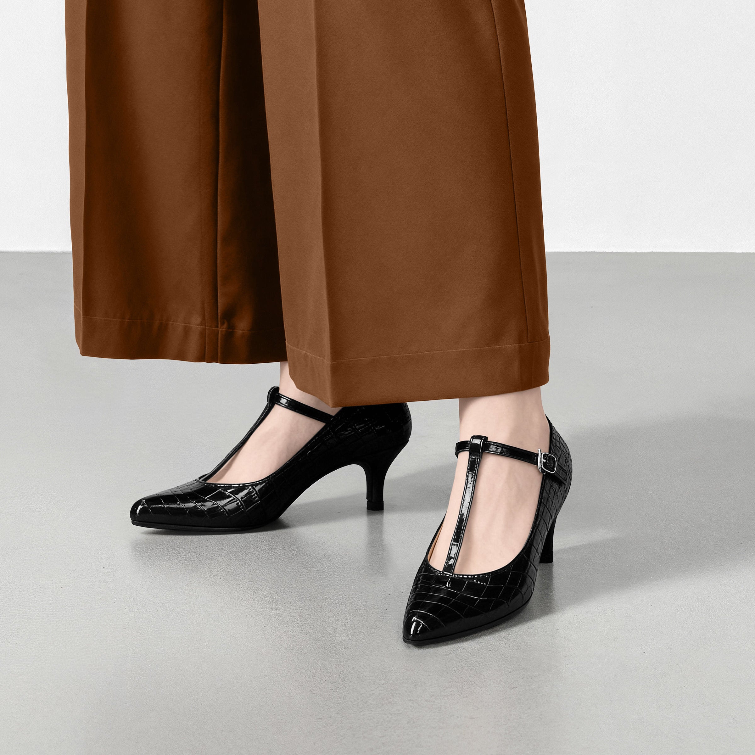 2026SS：Tストラップ パンプス 5cmヒール（m55201）ブラックCR