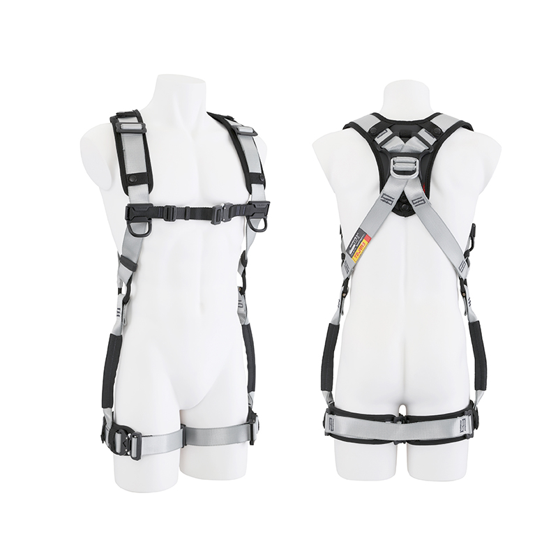 フルハーネス 墜落制止用器具の規格適合品 腰に道具を付けたまま