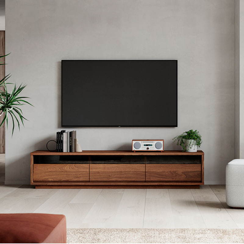 テレビとのバランス、視聴距離などテレビボードの選び方をプロが徹底