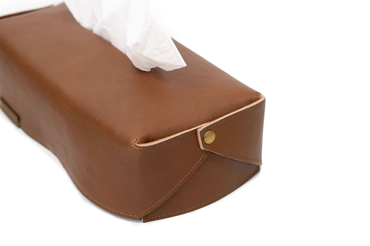 新商品】経年変化を愉しめる、本革のティッシュカバーを発売 / NEWS