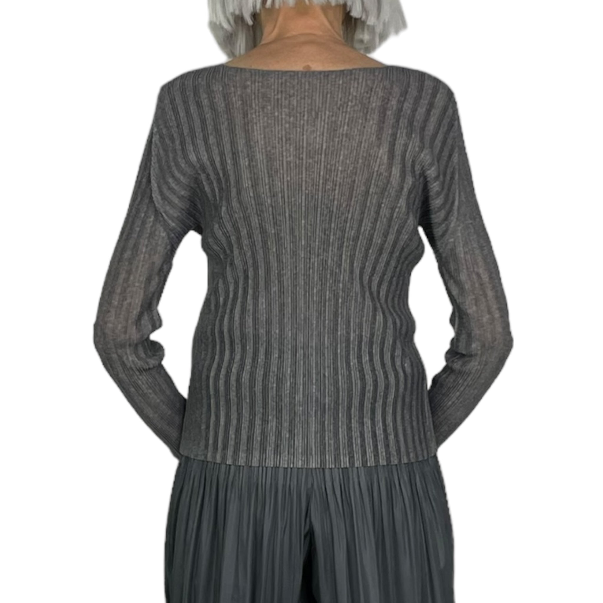 RIB PLEATS BASICS CREWNECK TOP – MIO