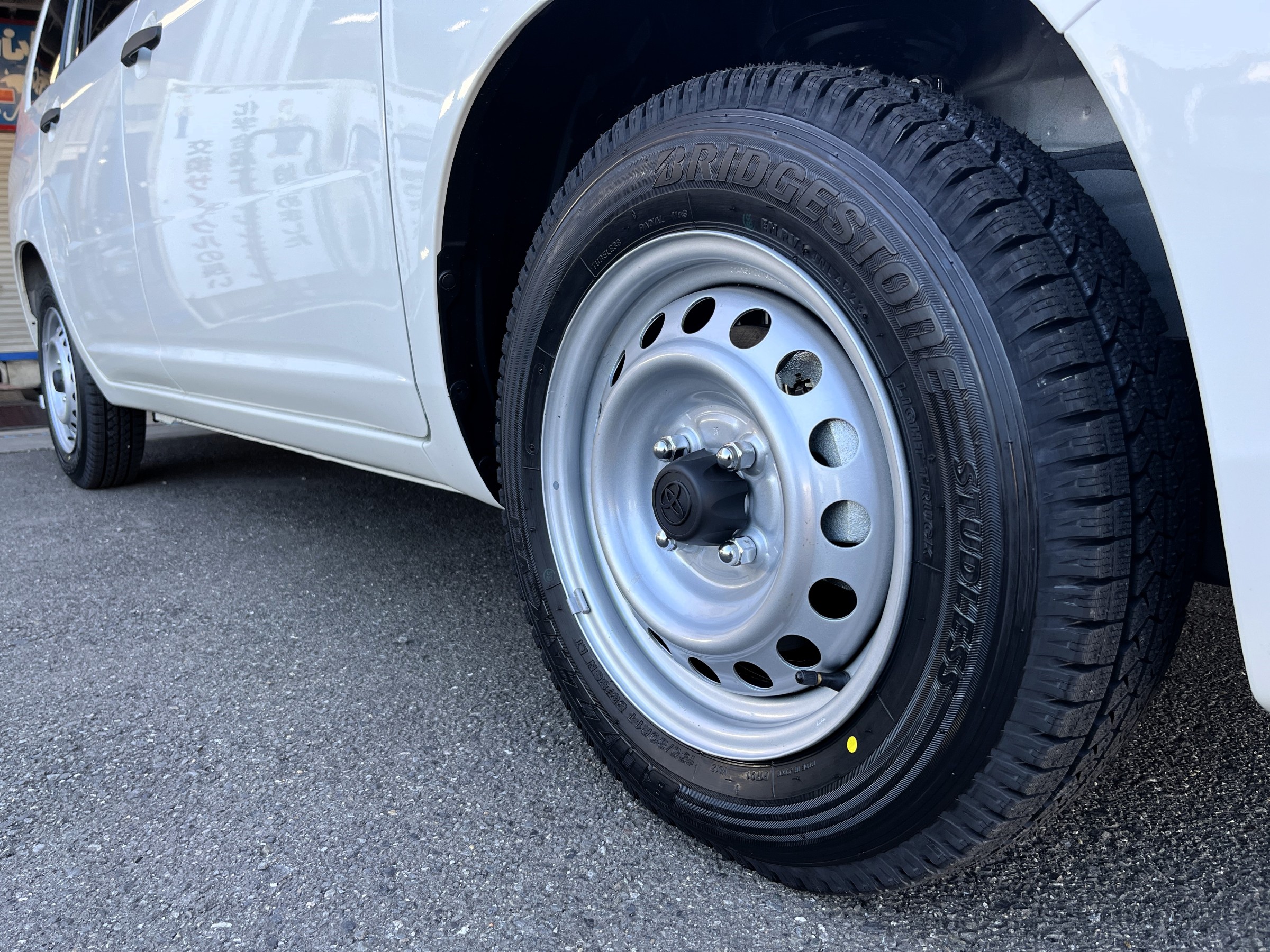 トヨタ プロボックスにBRIDGESTONE BLIZZAK VL1を装着 | トヨタ プロ