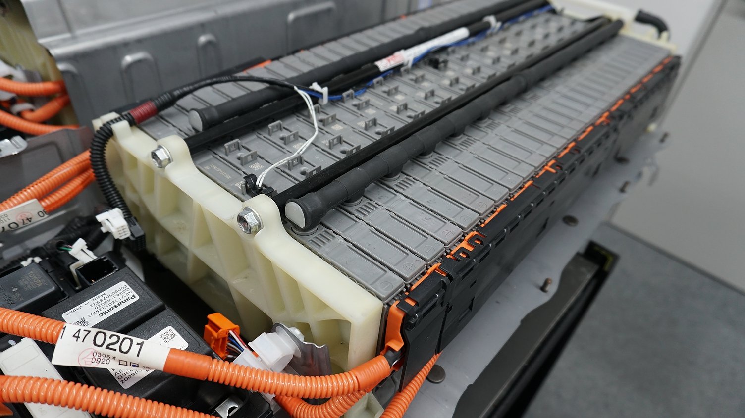 トヨタ 30プリウス ハイブリッドバッテリー リビルド | MSI AZABU LABO