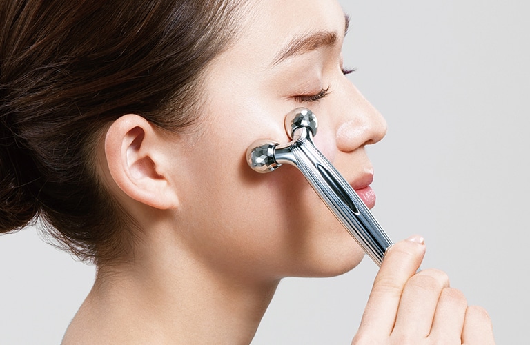 リファエスカラットレイ（ポイントケアローラー） | 美容機器 | ReFa