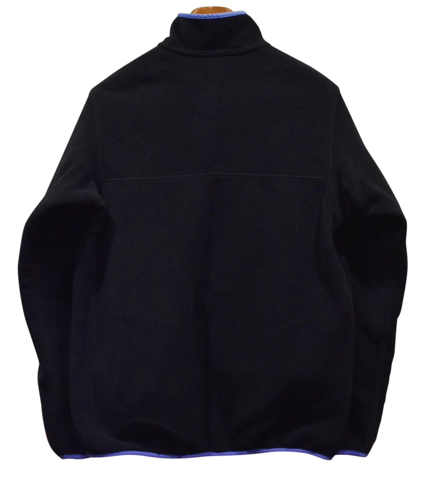 パタゴニア】patagonia【黒×紫】【シンチラフリース】【スナップT
