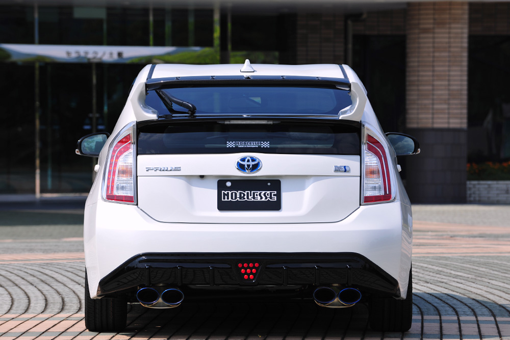 ノブレッセ 30プリウス用 マフラー