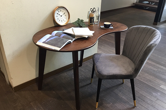 思わず目をひくビーンズ形のテーブル | NOCEノーチェ 家具・インテリア通販