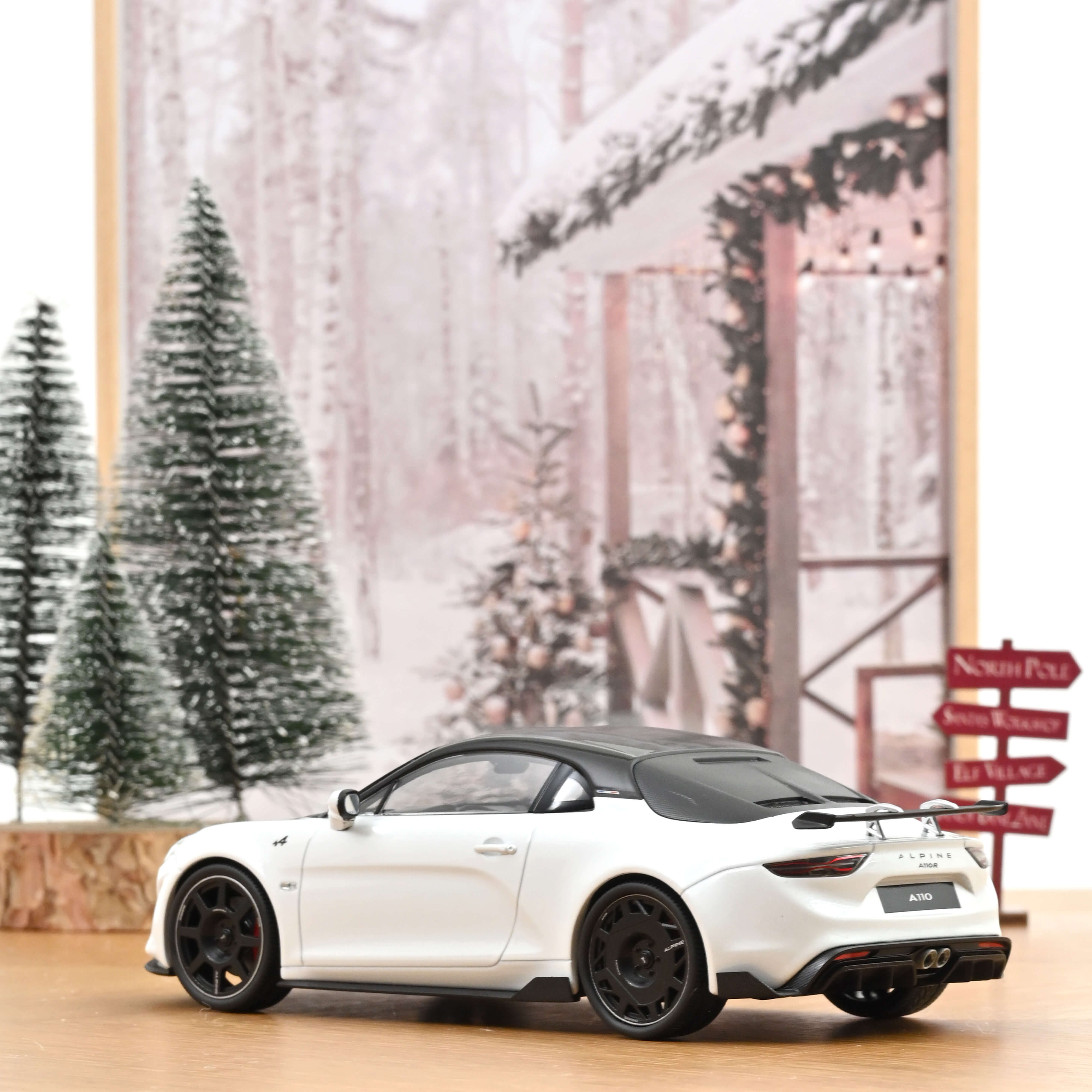 Alpine A110 R 2024 Iridescent White 1:18 – Norev