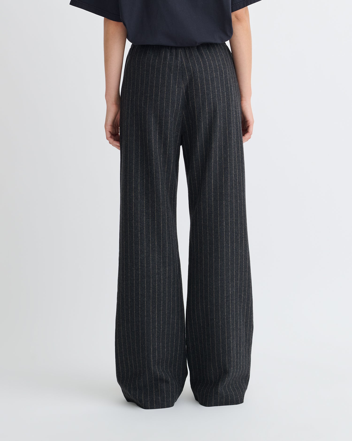 Arvenn - Pinstripe Wool Pants - Black/Grey – Nanushka