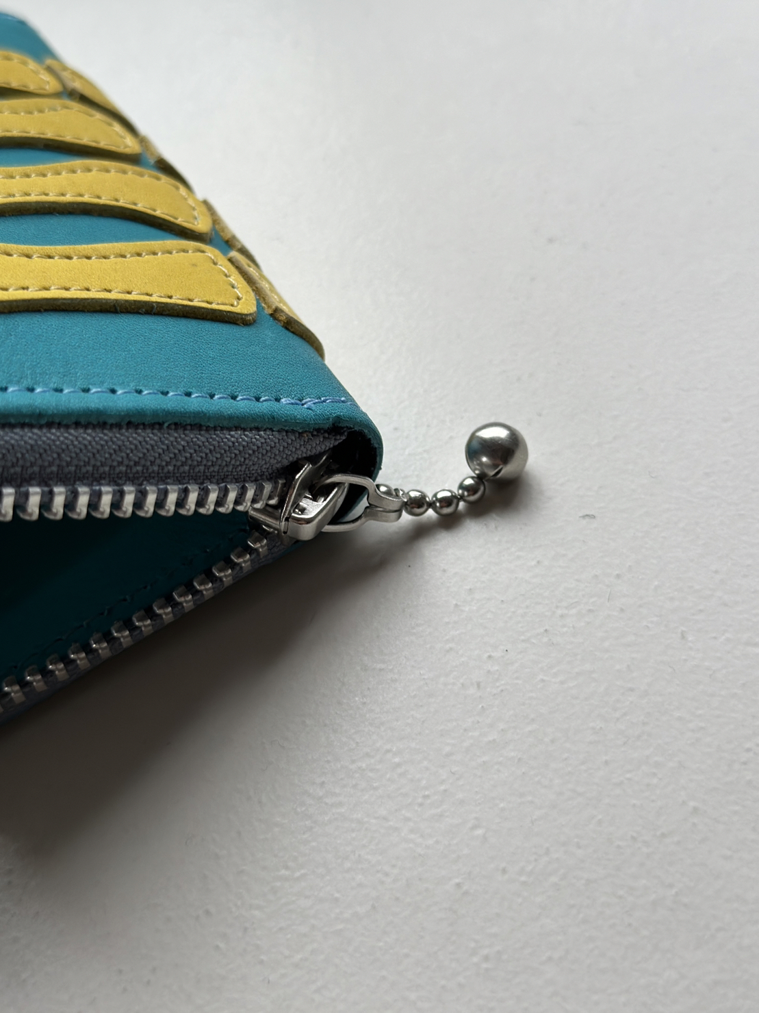 KAPITAL (キャピタル) THUMBS UP BONE HAND ZIP ミニウォレット （SAX