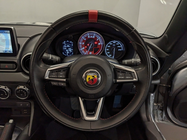 アバルト124スパイダー ツーイヤー アニバーサリー 限定100台