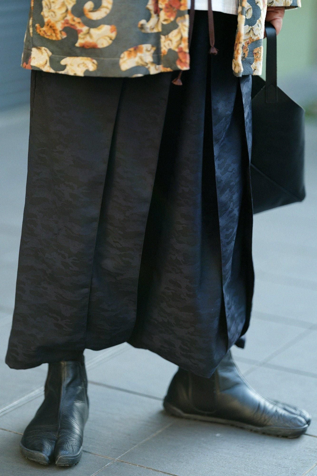 梳毛（そもう） 袴富士（はかまふじ）／深紺靄（しんこんもや）