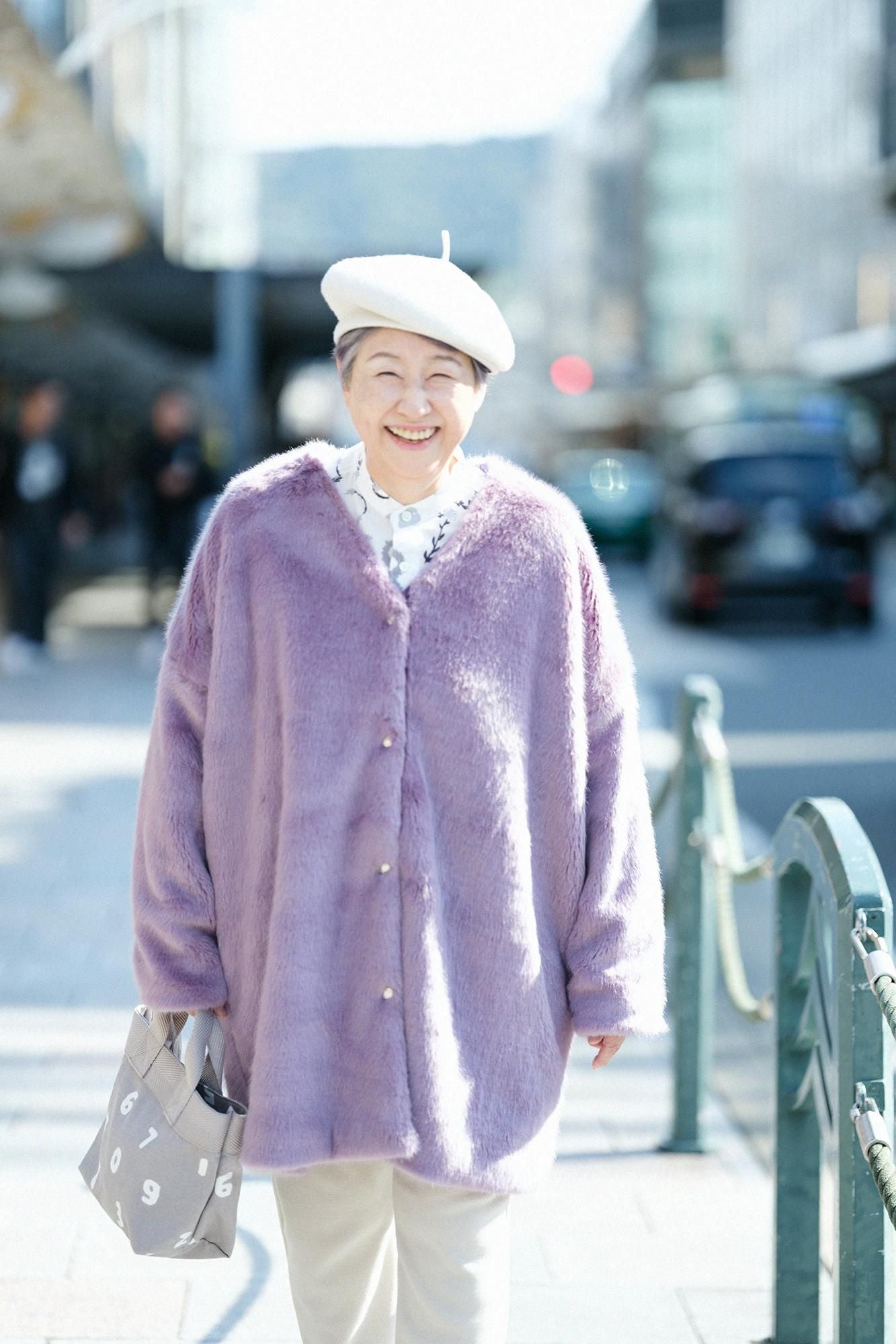 net限定】フェイクファー Vネック ライトチュニックコート／藤紫（ふじ