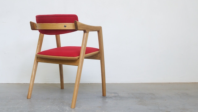 まだ知名度は高くないですがISU-WORKSの椅子は自信を持っておすすめ