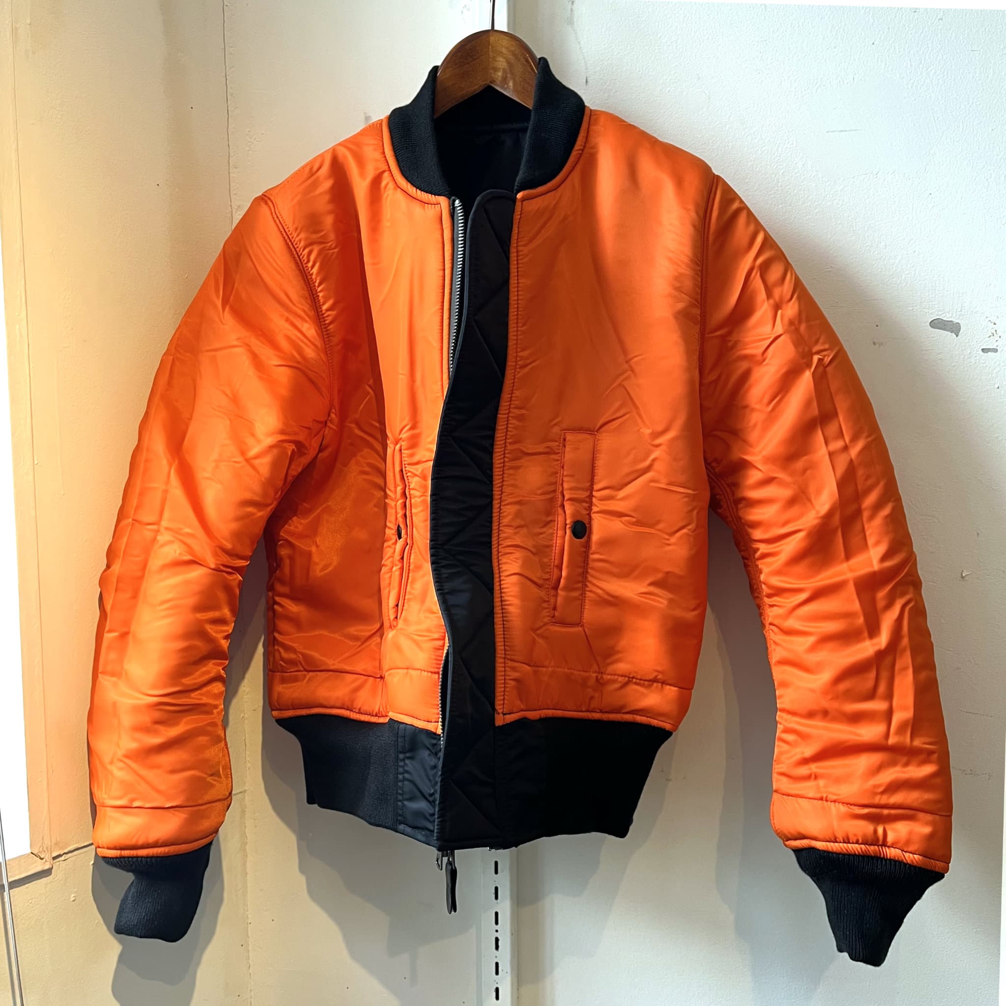 定番・傑作フライトジャケットMA-1 [MIL-J-8279D] レプリカ 1960