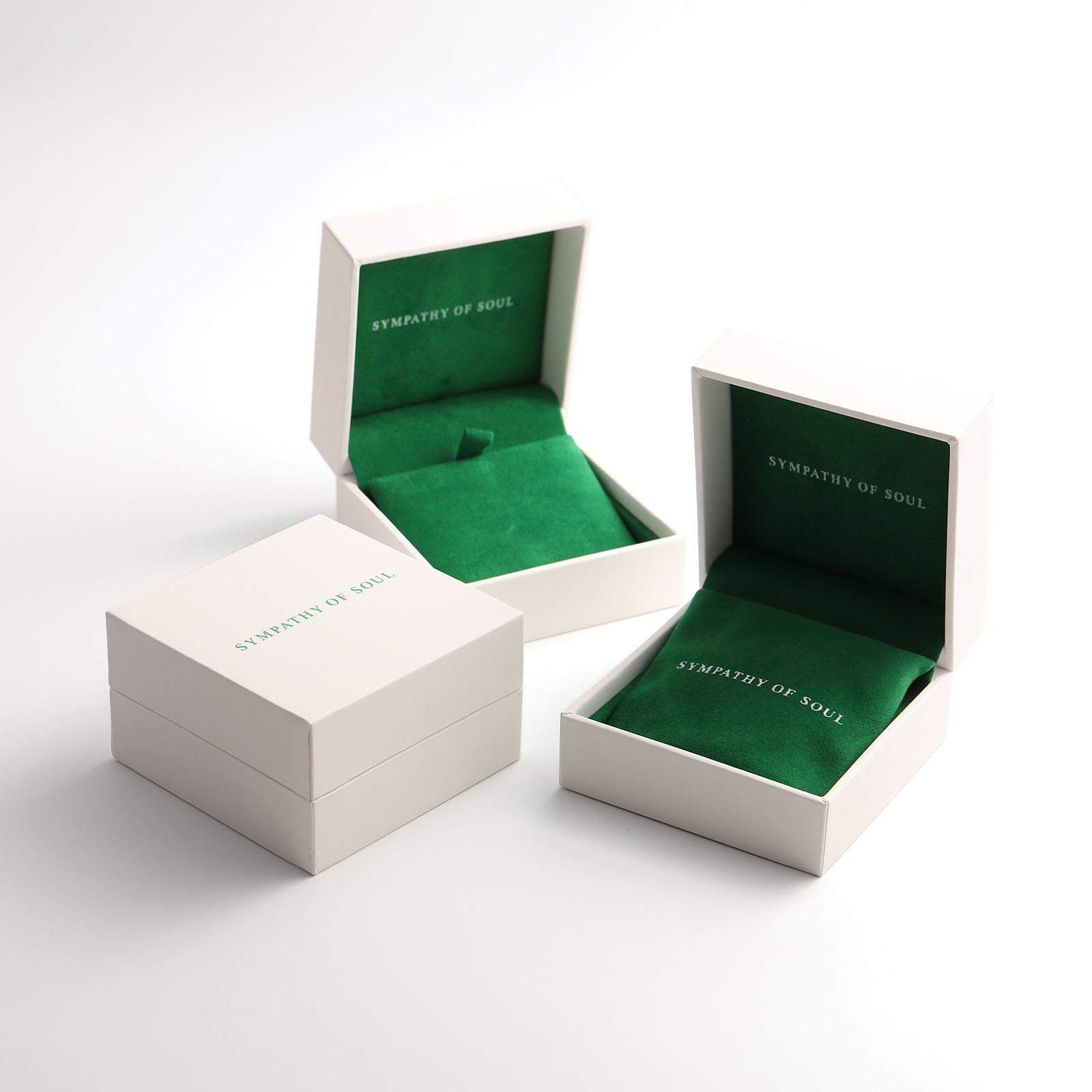 SYMPATHY OF SOUL（シンパシーオブソウル） Small Feather Charm