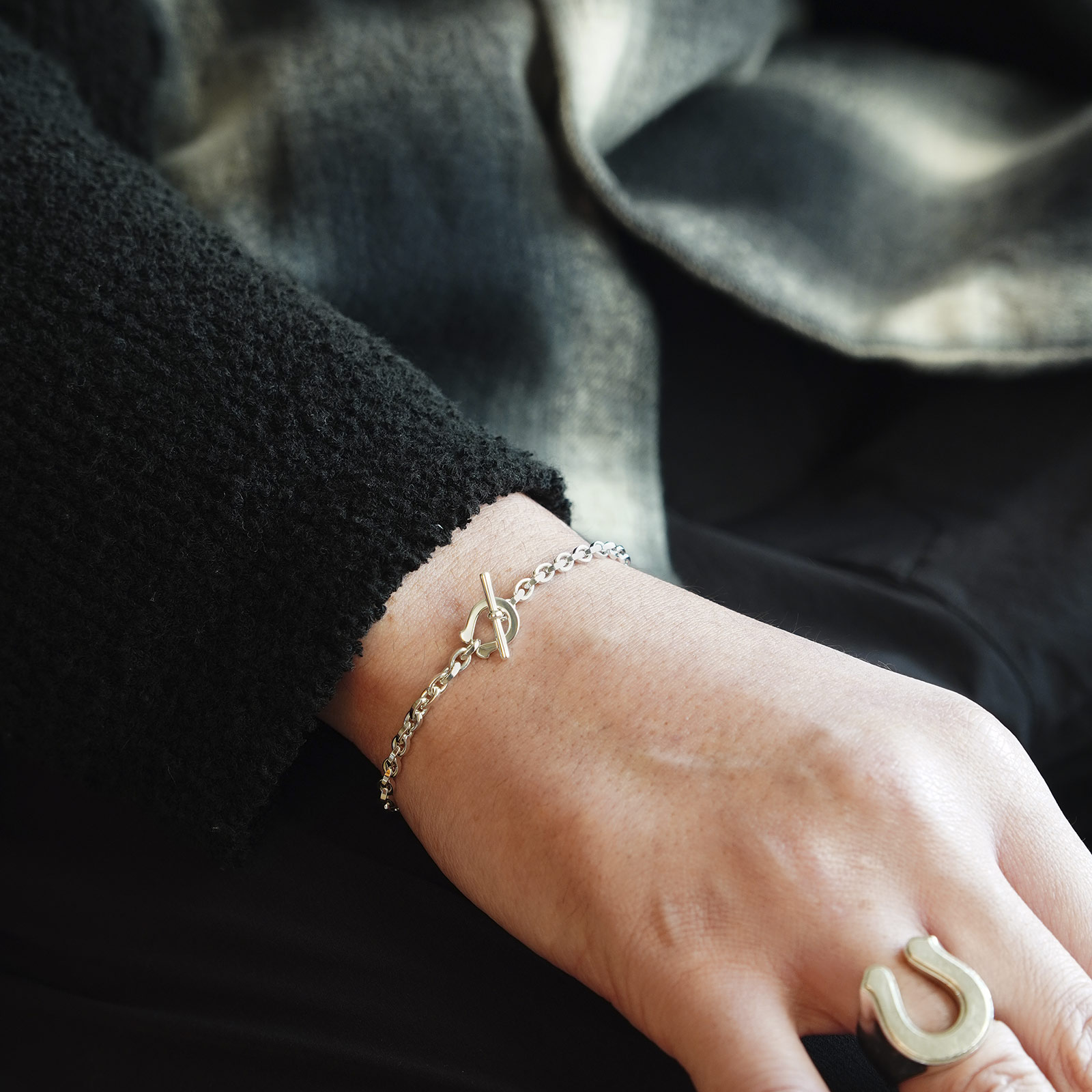 SYMPATHY OF SOUL（シンパシーオブソウル） Thin Horseshoe Toggle