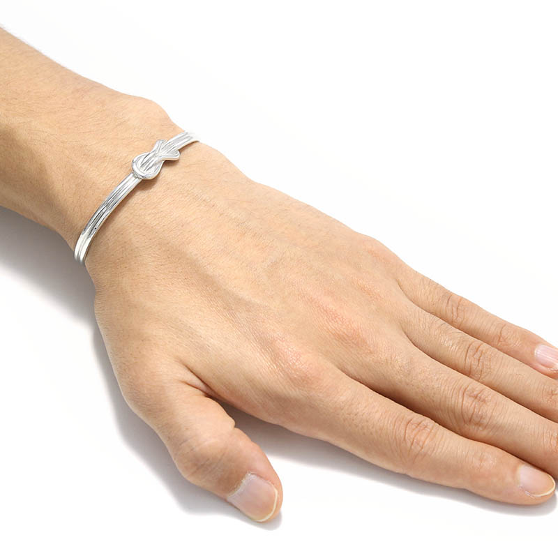 Suman Dhakhwa（スーマンダックワ） Eternal Knot Bangle Silver