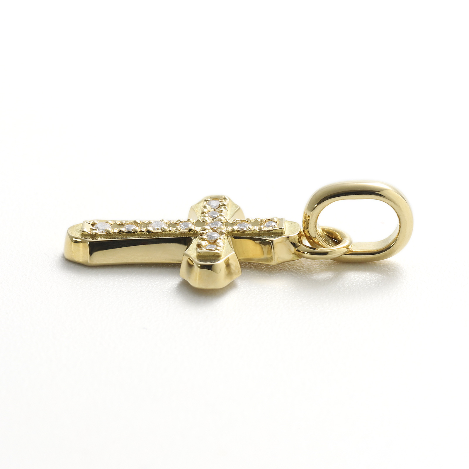 SYMPATHY OF SOUL（シンパシーオブソウル） Smooth Cross Pendant