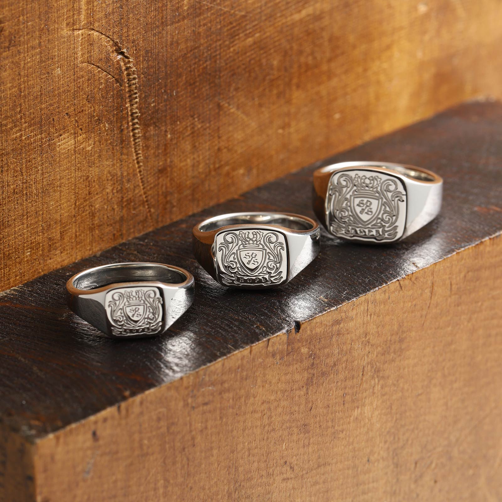 SYMPATHY OF SOUL（シンパシーオブソウル） Medium Signet Ring