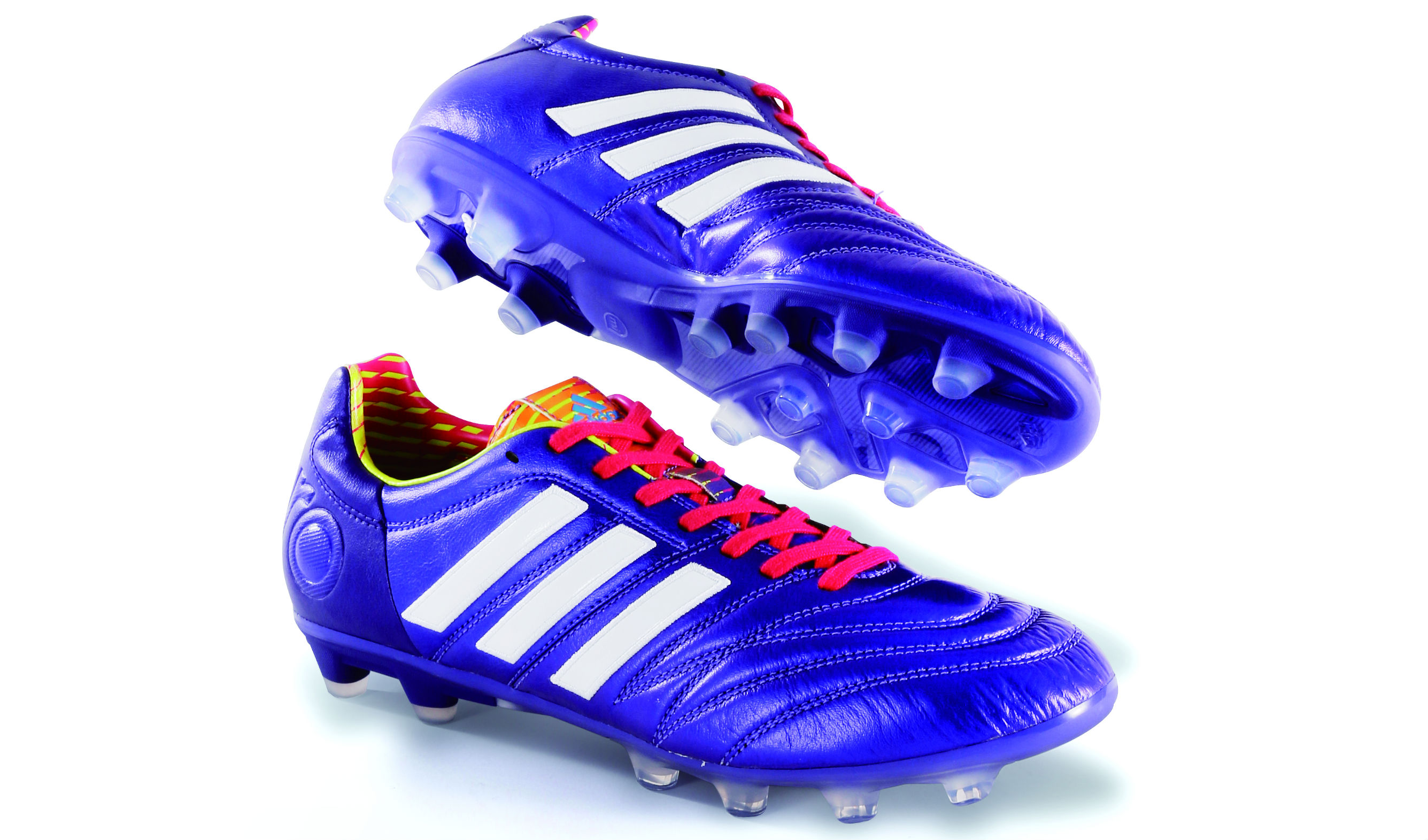 アディダスの最新スパイク 至極のフィッティング | サカイク