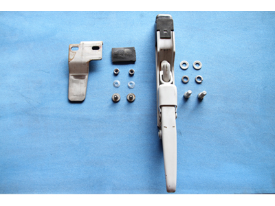 シーソーキャッチ取付方法｜株式会社三愛自動車