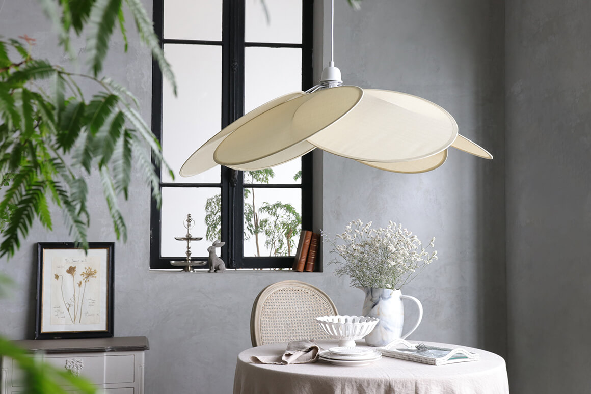 Opjet ParisペタルシェードランプEVASIONホワイトL- サラグレース-