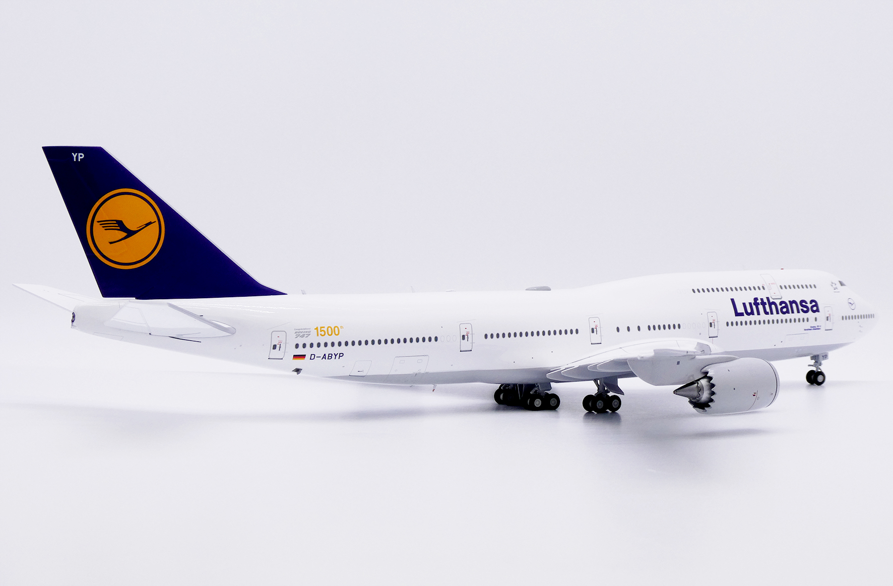 ScaleModelStore.com :: JC Wings 1:200 - EW2748008 - Lufthansa