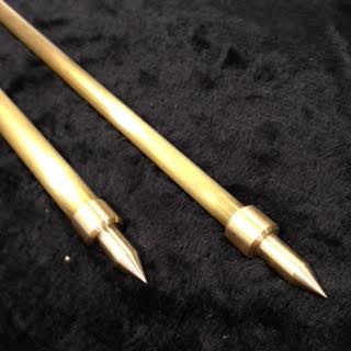 チェロ】エンドピンで音が変わる！見附精機工業のエンドピン試せます