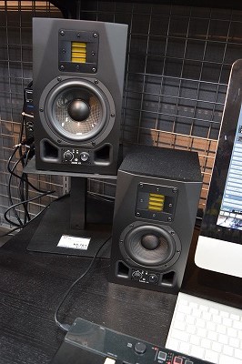 モニタースピーカー】担当スタッフオススメの小型モニタースピーカー