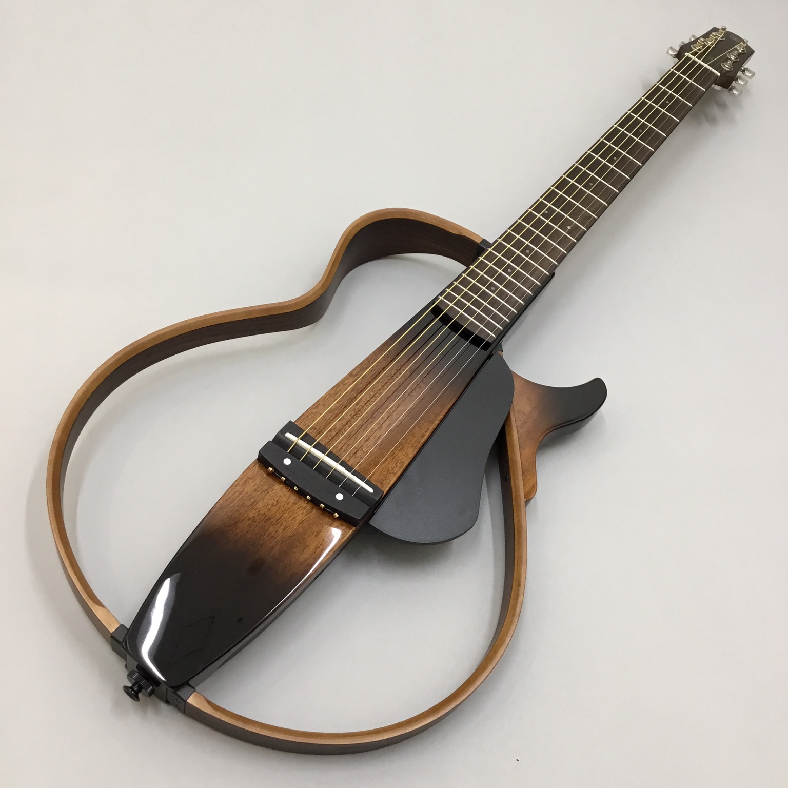 騒音気にせずギターが弾ける！】サイレントギターのご紹介｜島村楽器