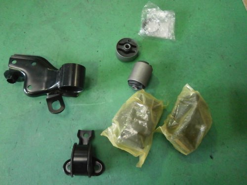 アルト、エンジン、ミッションマウント交換（4WDは面倒くさい(+o+)