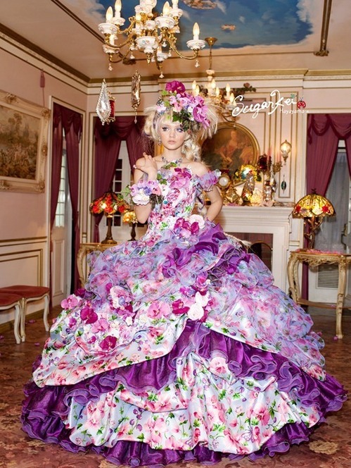 人気の紫色カラードレスのまとめ ラディアント・オーキッド/Radiant