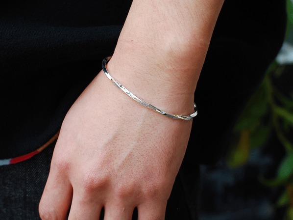 LET IT BE TWIST BANGLE/AMP JAPAN（アンプ ジャパン） - DEFI