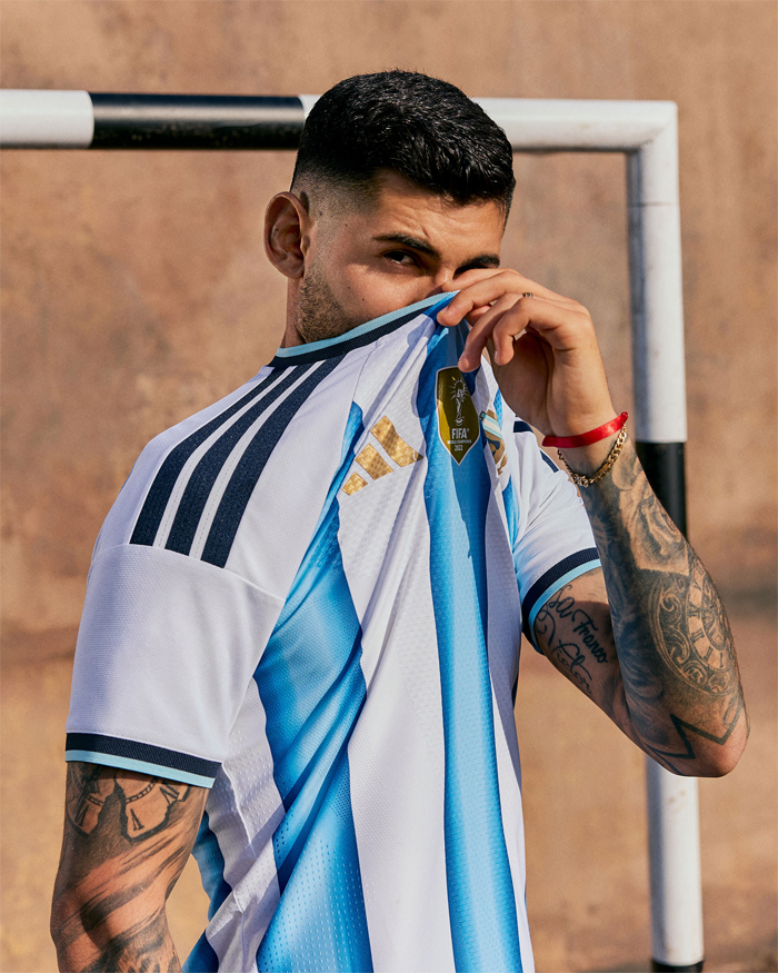 アディダスオリジナルス アルゼンチン 代表1986復刻ユニフォームシャツ