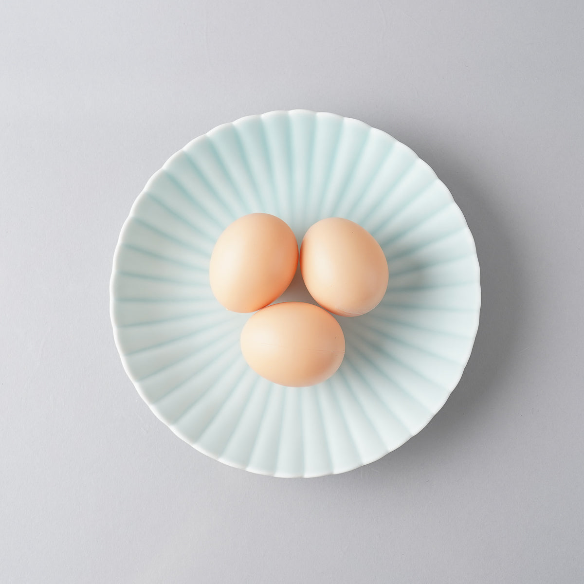 伊万里焼 モイスト青磁 菊割六寸皿 19.5cm 畑萬陶苑の通販｜Studio1156