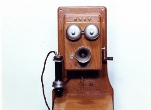 delvillewalltelephone02.jpg